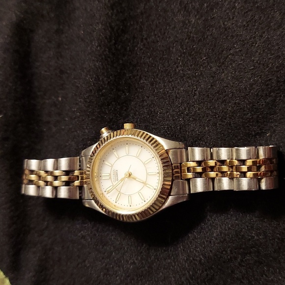 Citizen Ladies Watch Vintage Two Tone Bracelet - Picture 10 of 11